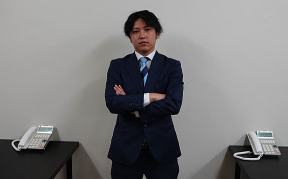 株式会社V1の代表